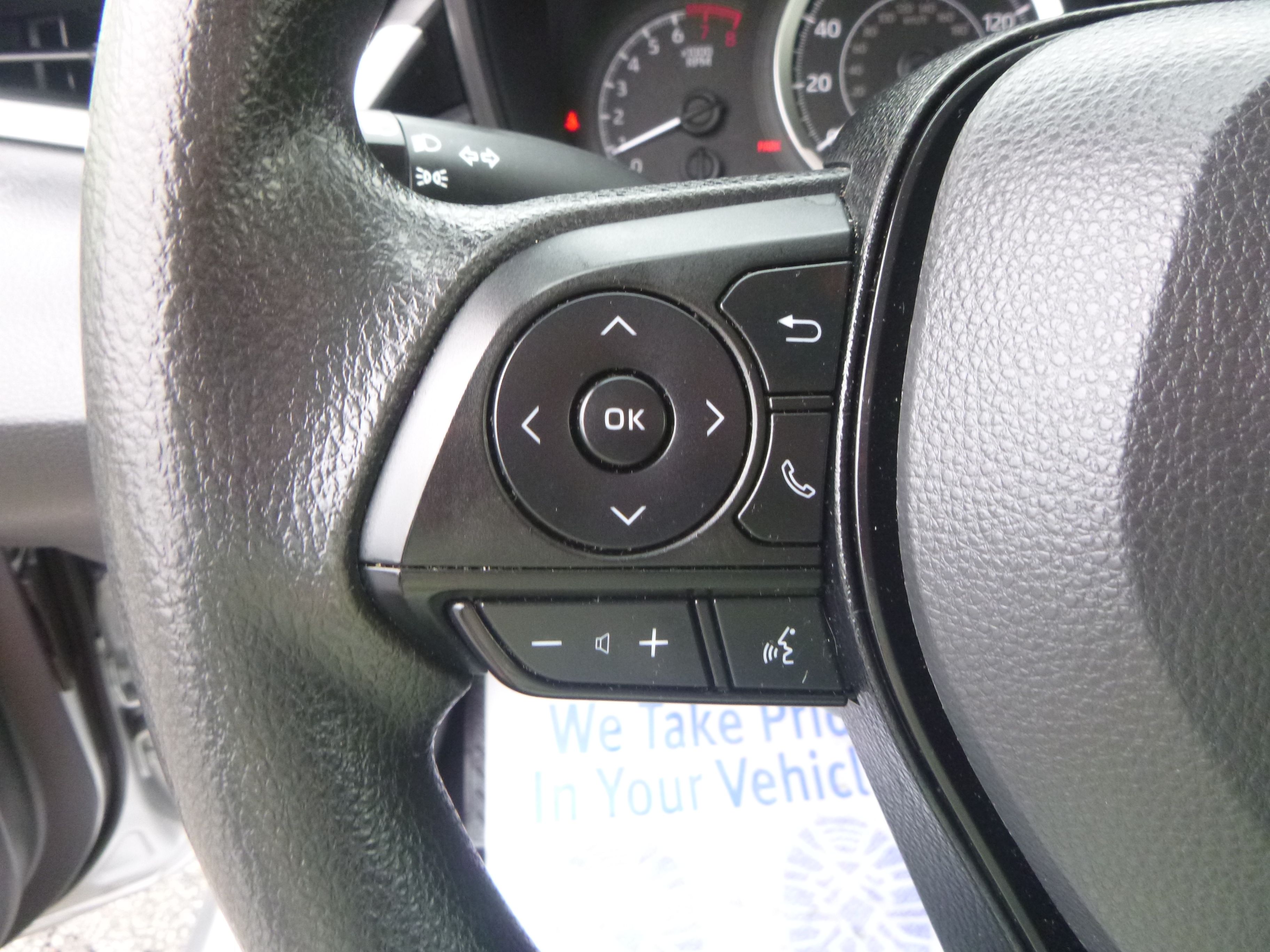 Used 2022 Toyota Corolla LE Sedan FWD image 16