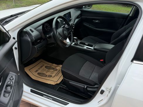 Used 2022 Nissan Sentra SV FWD image 7