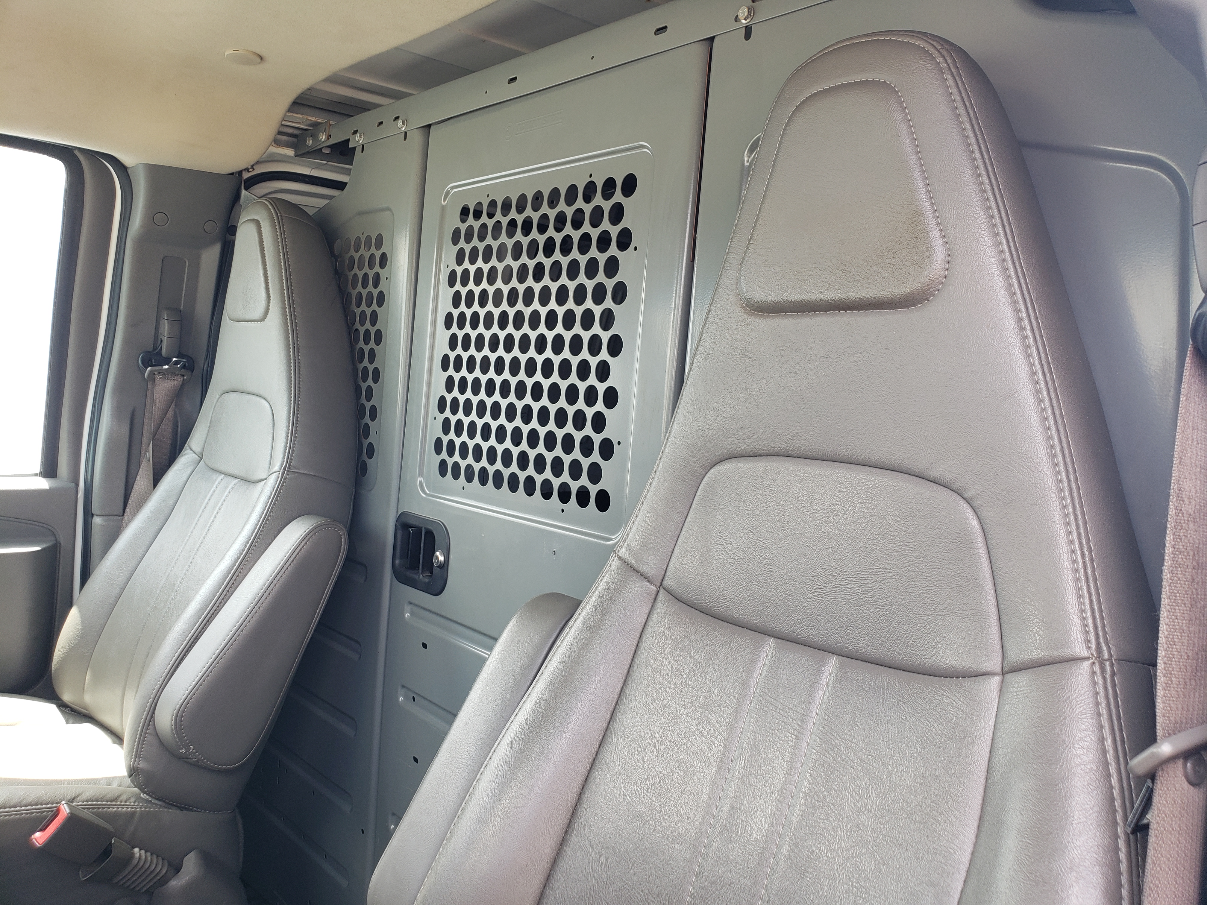 Used 2020 Chevrolet Express 2500 UNAVAIL RWD image 11