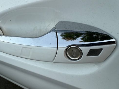 Used 2015 Mercedes-Benz GLK 350 image 13