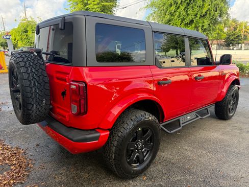 Used 2024 Ford Bronco Black Diamond image 6
