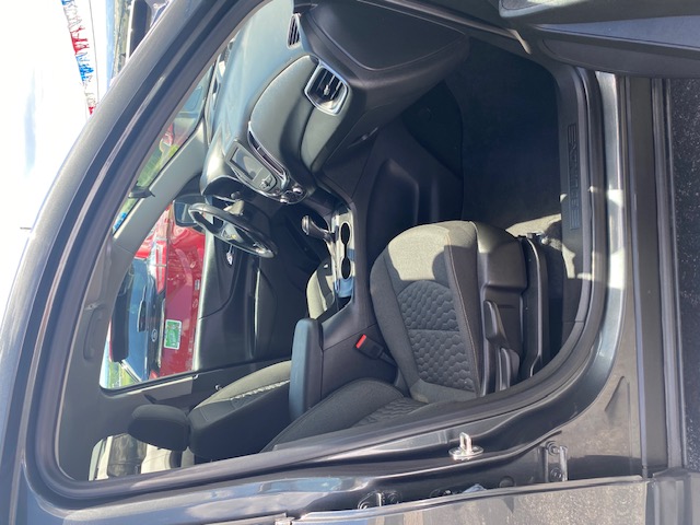 Used 2020 Chevrolet Equinox FWD LT w/ 1LT image 17