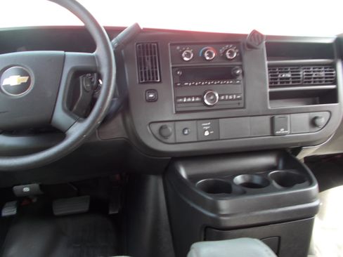 Used 2017 Chevrolet Express 2500 LS image 18