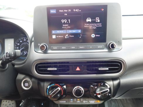 Used 2022 Hyundai Kona SEL image 15