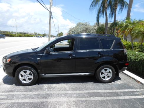 Used 2010 Mitsubishi Outlander 2WD ES image 2