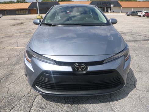 Used 2024 Toyota Corolla LE Sedan FWD image 3