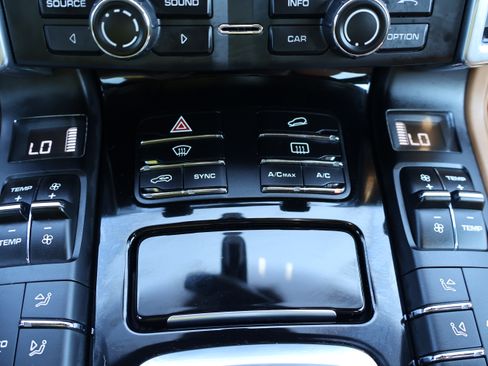 Used 2016 Porsche Cayenne S image 26