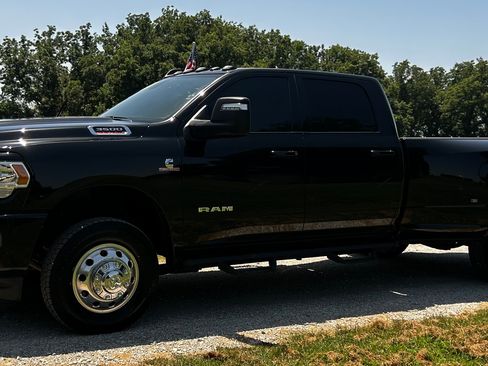 Used 2024 RAM 3500 4x4 Crew Cab Big Horn DRW image 9