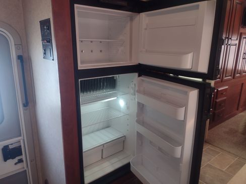 Used 2011 Ford E-450 and Econoline 450 image 43