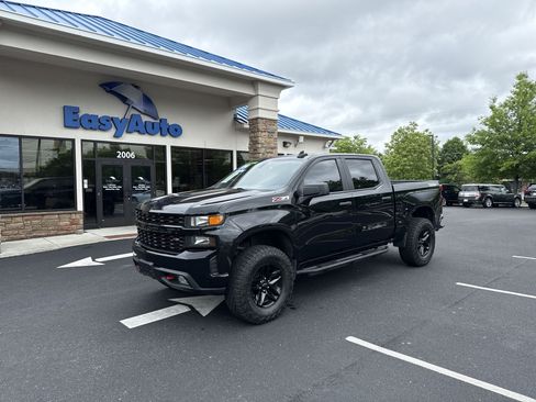 Used 2020 Chevrolet Silverado 1500 4x4 Crew Cab Custom Trail Boss image 1