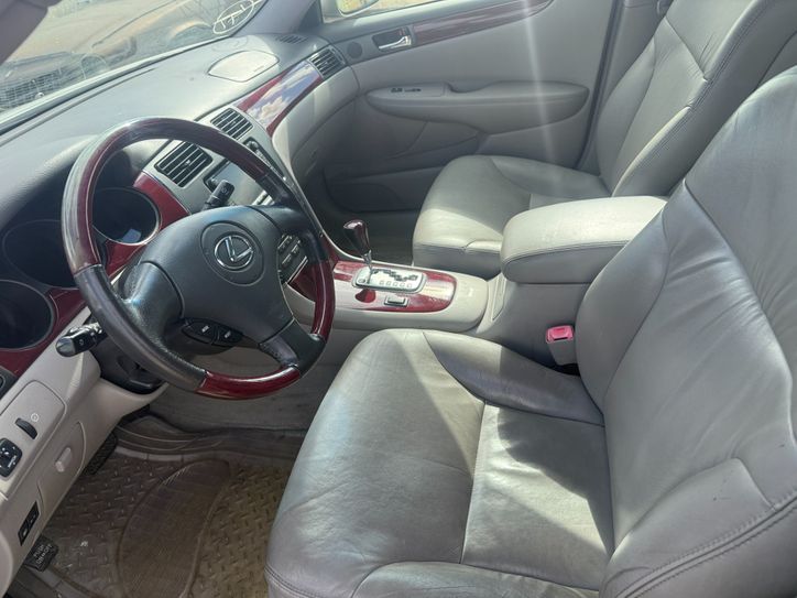 Used 2004 Lexus ES 330 UNAVAIL FWD image 4