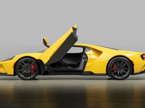 Used 2021 Ford GT Carbon Series RWD image 65