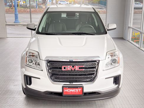 Used 2017 GMC Terrain SLE image 2
