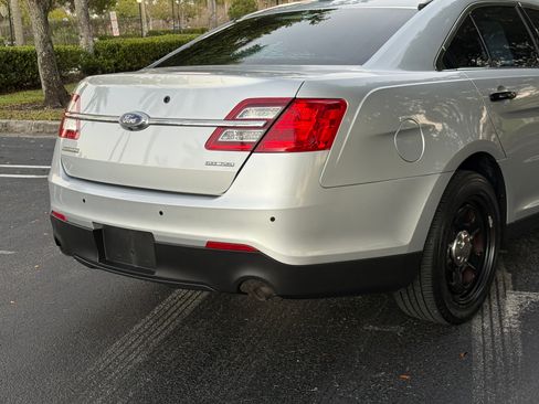 Used 2016 Ford Taurus image 43