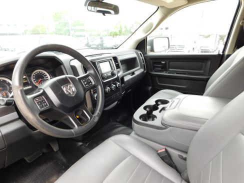 Used 2018 RAM 1500 ST image 9