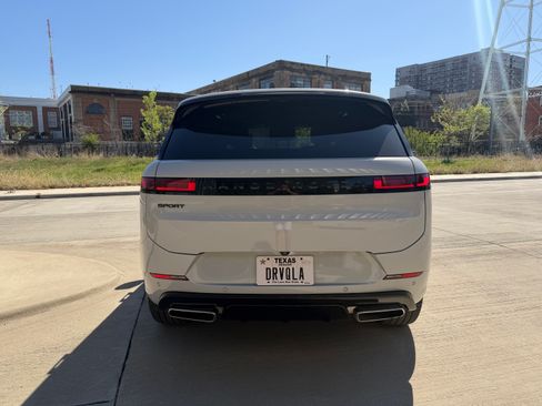 Used 2024 Land Rover Range Rover Sport Dynamic SE image 10