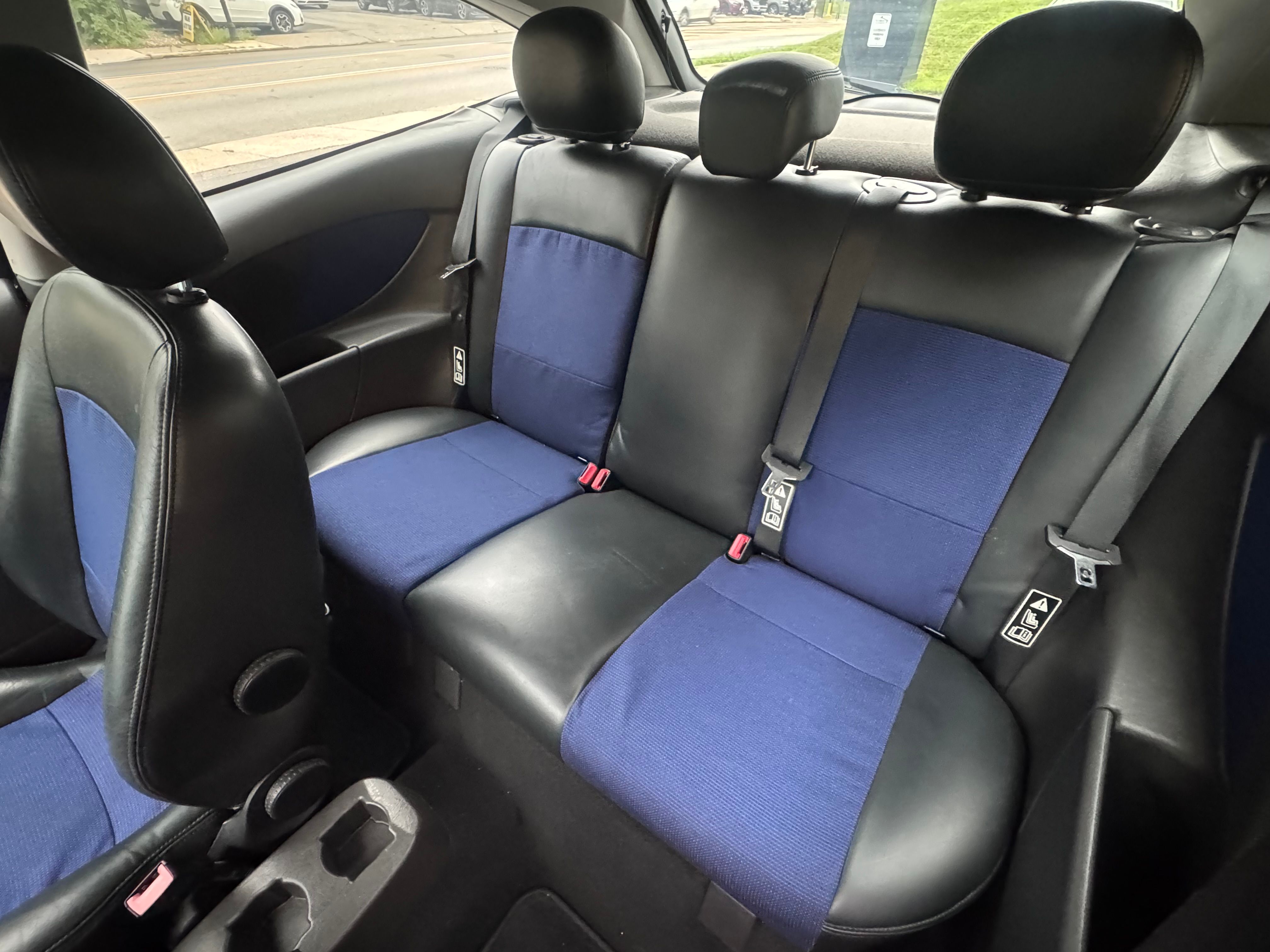 Used 2002 Ford Focus SVT 2-Door Hatchback FWD image 4