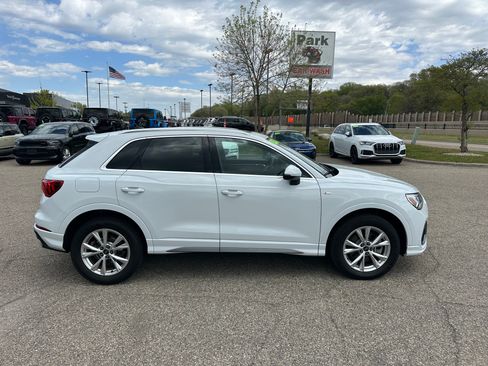 Used 2023 Audi Q3 quattro 2.0T Premium w/ S Line AWD/4WD image 4