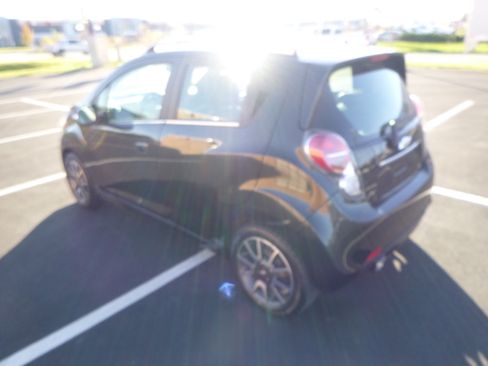 Used 2015 Chevrolet Spark LT image 8