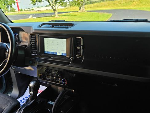 Used 2022 Ford Bronco image 16
