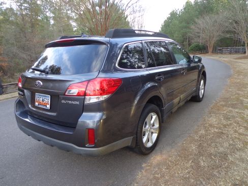 Used 2013 Subaru Outback 2.5i Limited image 4