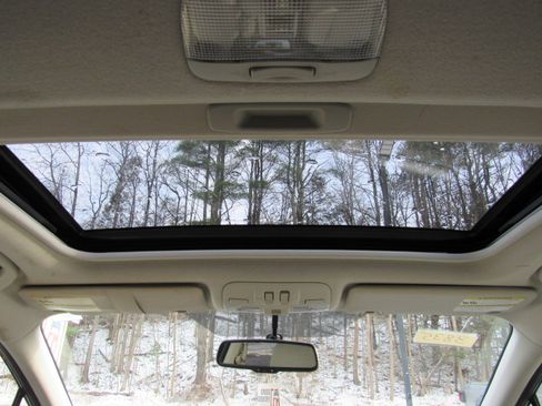 Used 2014 Subaru XV Crosstrek 2.0i Premium image 23