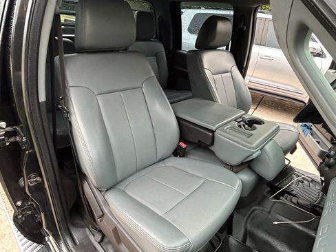 Used 2015 Ford F350 4x4 Crew Cab DRW Super Duty image 8
