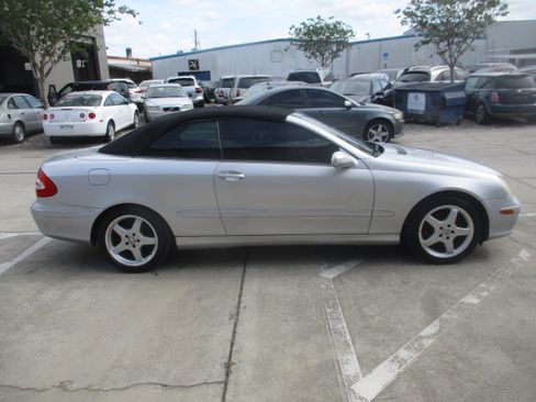 Used 2004 Mercedes-Benz CLK 320 image 5