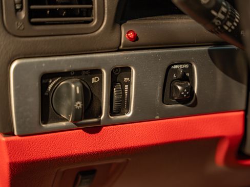 Used 2002 Ford Thunderbird UNAVAIL RWD image 38