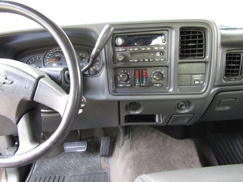 Used 2004 Chevrolet Silverado 1500 2WD Extended Cab image 14