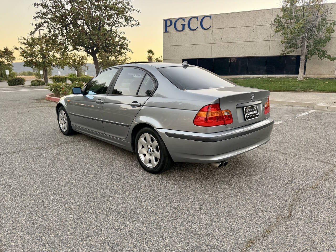 Used 2004 BMW 325i Sedan RWD image 12