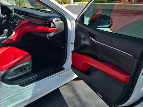 Used 2019 Toyota Camry XSE image 17