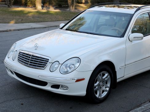 Used 2004 Mercedes-Benz E 320 image 2