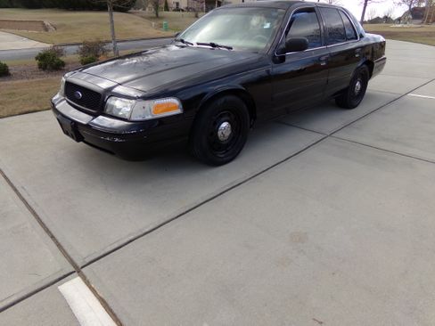 Used 2007 Ford Crown Victoria Police Interceptor image 1