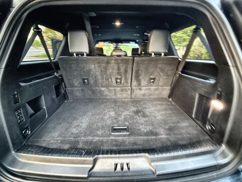 Used 2018 Ford Expedition Max 4WD XLT image 11