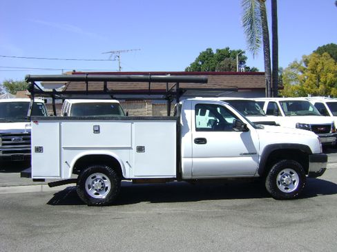Used 2007 Chevrolet Silverado 2500 4x4 Regular Cab image 2