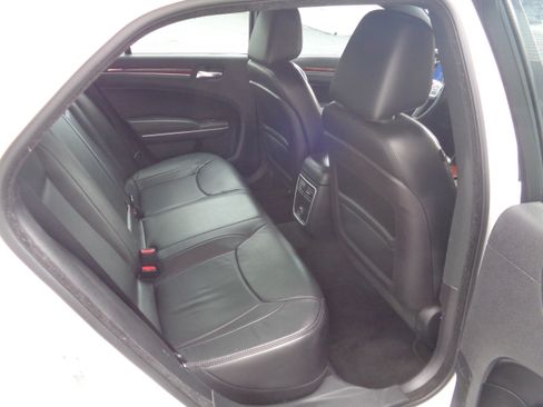 Used 2013 Chrysler 300 AWD image 8
