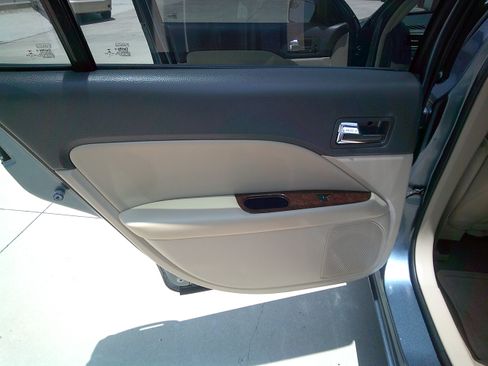 Used 2012 Ford Fusion SEL V6 FWD image 12