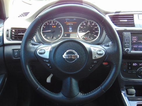 Used 2019 Nissan Sentra SR image 15