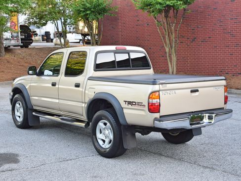 Used 2004 Toyota Tacoma 2WD Double Cab PreRunner V6 image 11