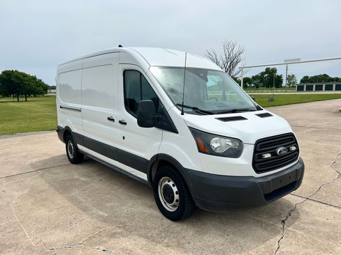 Used 2017 Ford Transit 250 148 High Roof RWD image 3