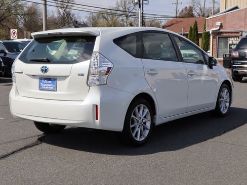 Used 2012 Toyota Prius V Five image 8