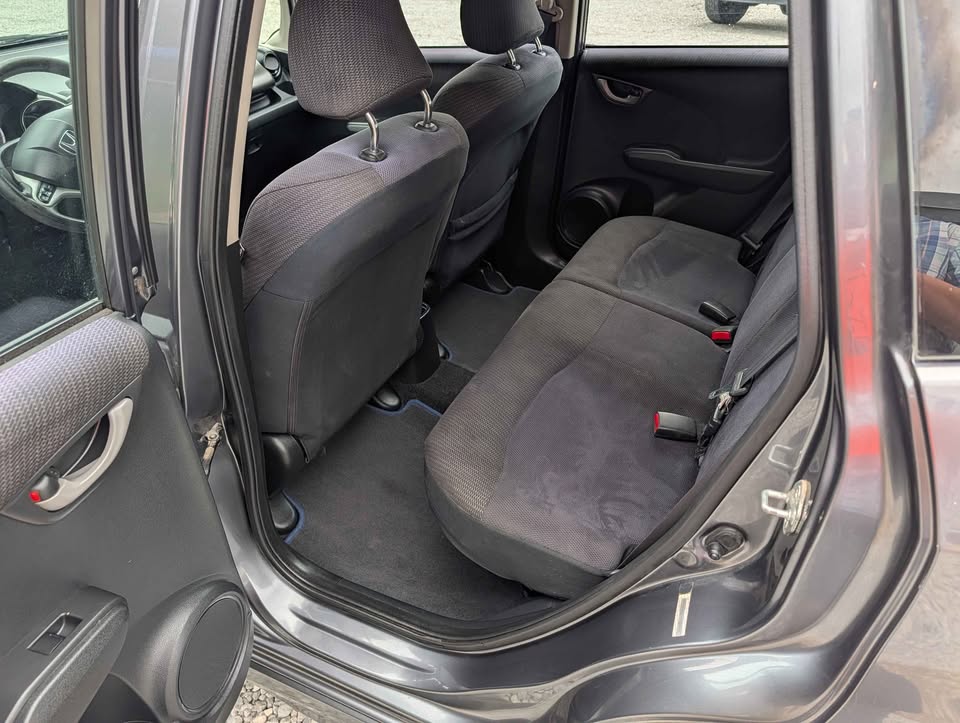 Used 2013 Honda Fit Sport image 9