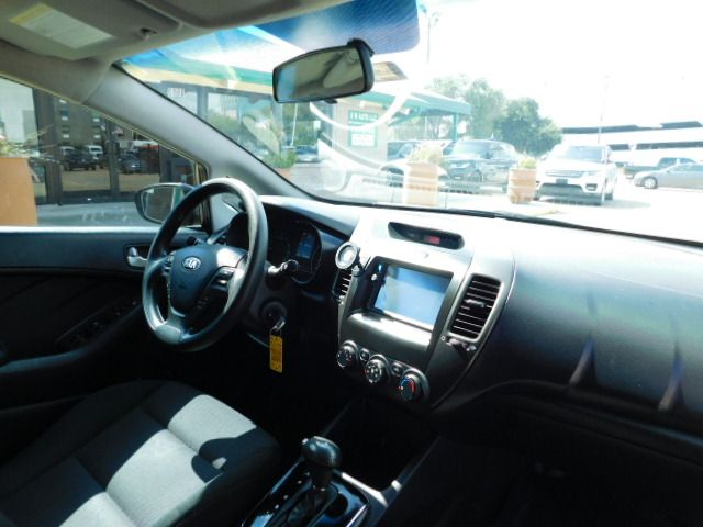 Used 2017 Kia Forte LX Sedan FWD image 19