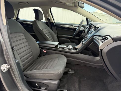 Used 2017 Ford Fusion SE Hybrid FWD image 11