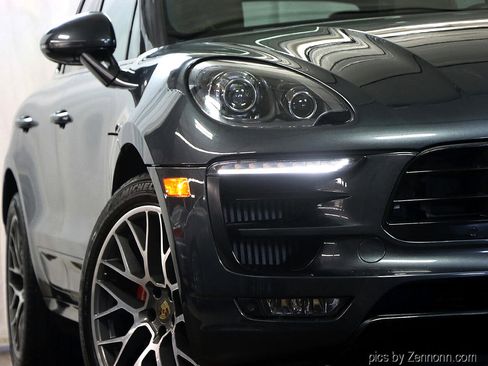 Used 2017 Porsche Macan GTS image 4
