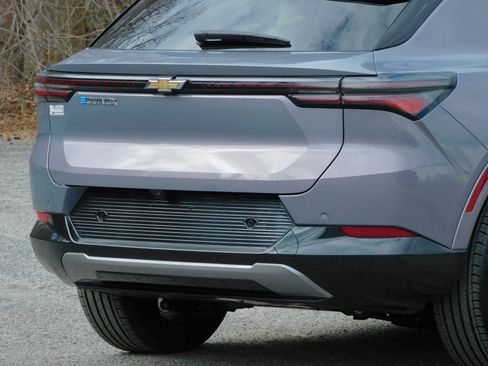 Used 2025 Chevrolet Equinox EV LT image 10