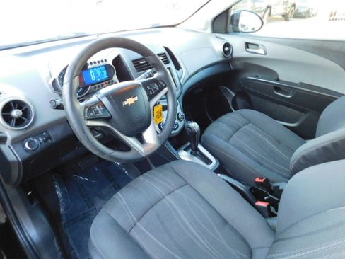 Used 2016 Chevrolet Sonic LT image 9