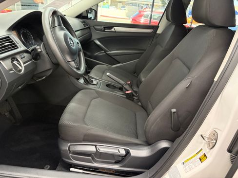 Used 2015 Volkswagen Passat 1.8T FWD image 11