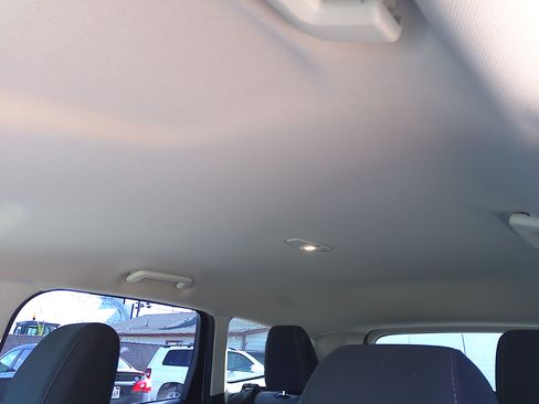 Used 2017 Ford Escape SE FWD image 32